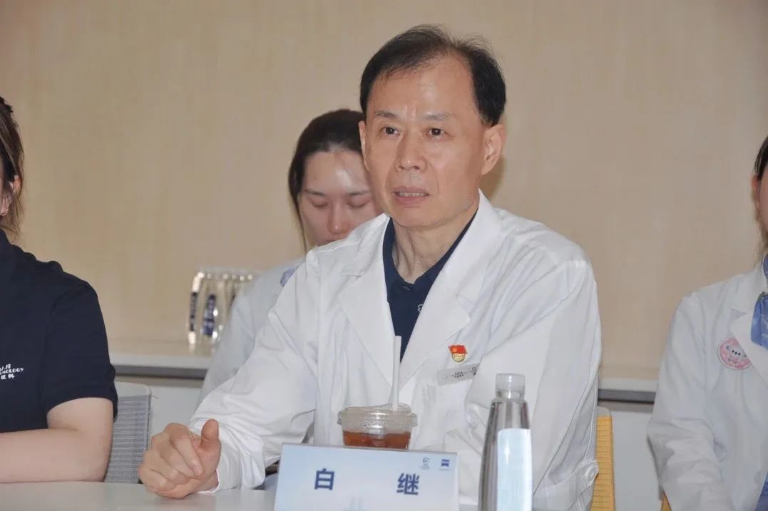 德国卡尔·蔡司全球屈光技术服务中心负责人Dirk Traber先生一行拜访白继眼科(图6)