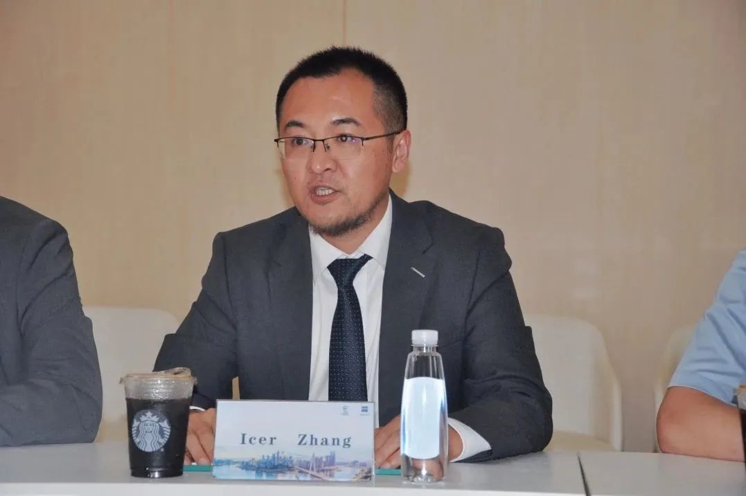 德国卡尔·蔡司全球屈光技术服务中心负责人Dirk Traber先生一行拜访白继眼科(图8)